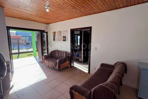 Imagem #4 do imóvel Casa com 4 dormitórios a apenas 60 metros da praia em Marambaia