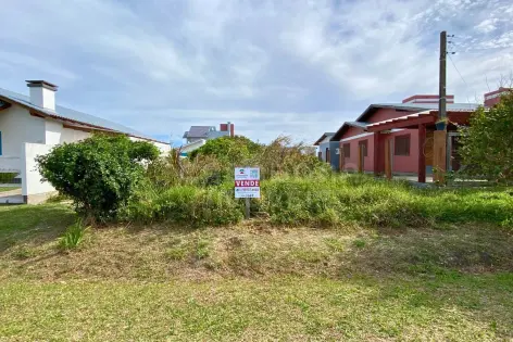 Imagem principal do Terreno no Parque Tupancy –  Apenas 50 Metros do Mar!