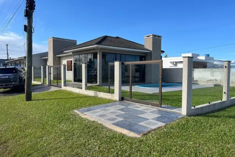 Imagem principal do CASA COM PISCINA A 80 METROS DO MAR – CONFORTO, SEGURANÇA EM ARROIO DO SAL