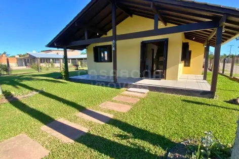 Imagem principal do Casa com 3 Dormitórios em Rondinha Nova – Ampla e Próxima ao Mar