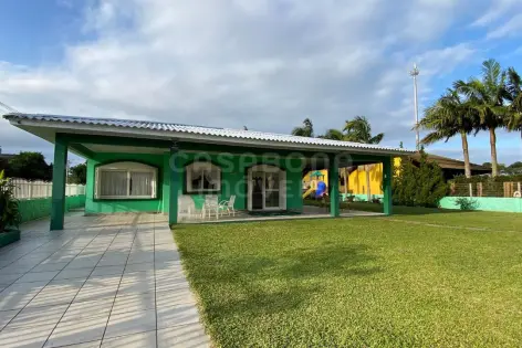 Imagem secundária do Casa à Venda em Torres - Bairro Paraíso: Conforto e Lazer a 500 Metros do Mar