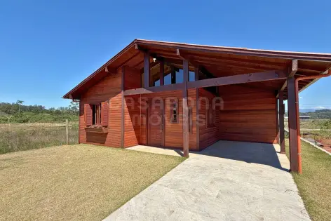 Imagem #2 do imóvel Casa com charme da madeira e suíte em Vila São João em Torres