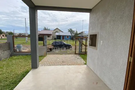 Imagem #4 do imóvel Casa moderna com suíte a 300 metros da praia no Bairro Pérola