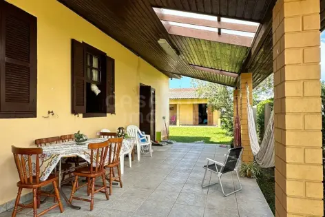 Imagem #3 do imóvel Ótima Oportunidade em Arroio do Sal: Duas Casas em Terreno Amplo