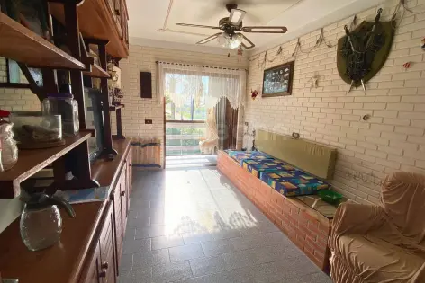 Imagem #2 do imóvel Triplex semi-mobiliado com excelente posição solar no bairro Areias Brancas