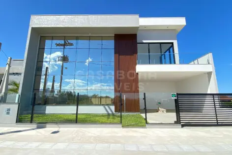 Imagem principal do Imóvel de Alto Padrão no Loteamento Sambaquis – Conforto, Espaço e Exclusividade em Arroio do Sal