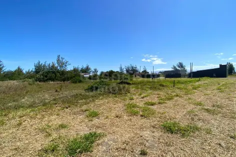 Imagem #3 do imóvel Terreno com Posição Solar Norte a Apenas 80 Metros da Praia em Arroio do Sal