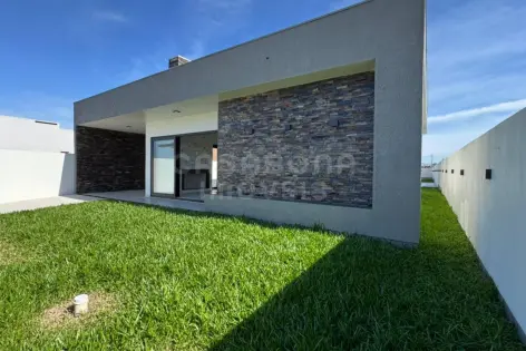 Imagem #3 do imóvel Casa Nova com Piscina a 200m do Mar no Bairro Sol Nascente