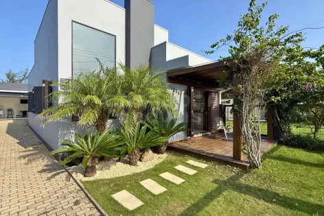 Imagem principal do Casa Semimobiliada a 300m da Praia – Conforto e Estilo no Bairro Torres Sul, Arroio do Sal