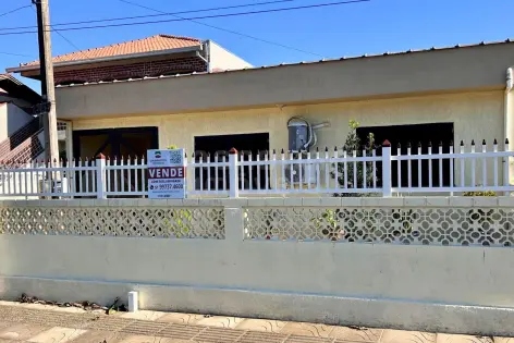 Imagem principal do Casa com amplo pátio no Jardim Olívia – 300 metros do mar