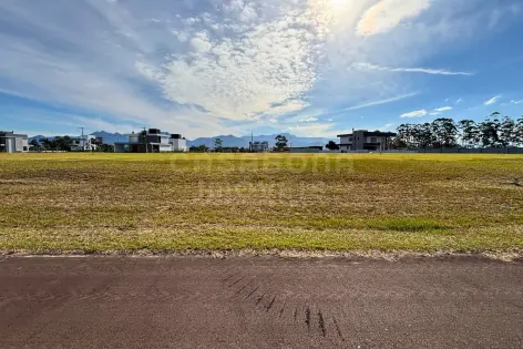 Imagem principal do Terreno amplo no Condomínio Parque das Figueiras