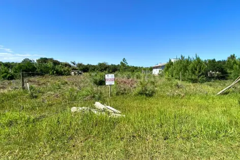Imagem principal do Terreno no Balneário Atlântico a 300 Metros do Mar – O Espaço Ideal para Construir no Litoral