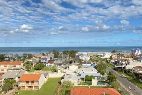 Imagem secundária do Apartamento Encanto Praia: Conforto e Praticidade a 300 Metros do Mar