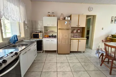 Imagem #2 do imóvel Casa ampla com excelente posição solar no bairro Figueirinha