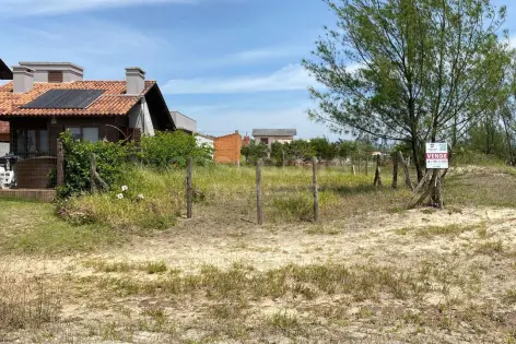 Imagem principal do Terreno Beira-Mar à Venda em Arroio do Sal - Bairro Torres Sul