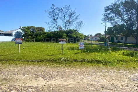 Imagem principal do Terreno de Esquina 12 x 25 no Balneário Figueirinha – Iluminação Norte e Potencial Máximo de Valorização