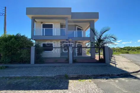 Imagem #3 do imóvel Espaçosa Casa de Esquina em Arroio do Sal - 800m do Mar