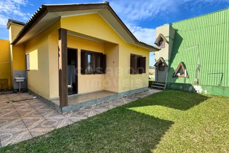 Imagem #1 do imóvel Casa a 60 metros da praia – 2 dormitórios para viver o melhor do litoral
