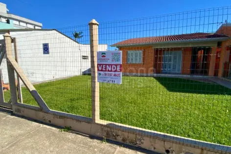 Imagem #2 do imóvel Casa no Bairro Areias Brancas – Terreno com Ótima Posição Solar