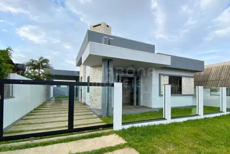Imagem principal do Casa moderna e mobiliada a apenas 180 metros da praia no bairro São Jorge