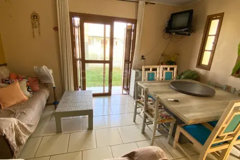Imagem #3 do imóvel Casa a apenas 180 metros da praia, com piscina e espaço gourmet no Bairro São Jorge