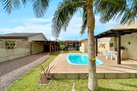 Imagem #2 do imóvel Casa mobiliada com piscina aquecida a 500 metros da praia