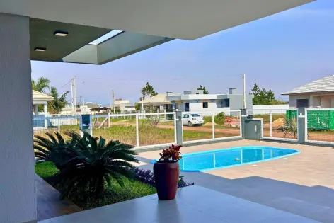 Imagem #4 do imóvel Casa moderna com piscina e excelente padrão em Arroio do Sal