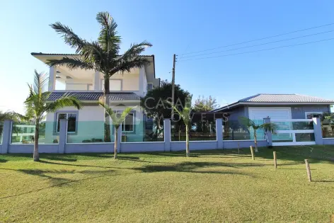 Imagem secundária do Residência de Alto Padrão no Balneário Pérola: Luxo e Conforto em Arroio do Sal!