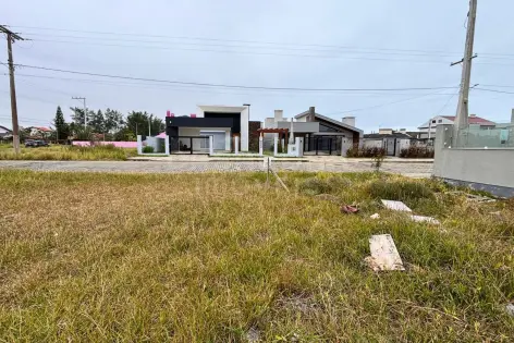 Imagem #2 do imóvel Terreno a 200 metros da praia no Bairro Sambaquis
