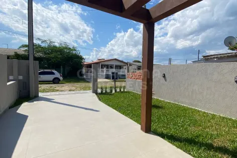 Imagem #3 do imóvel Casa Geminada em Arroio do Sal - Bairro Pérola: Aconchego e Lazer a 100 Metros do Mar