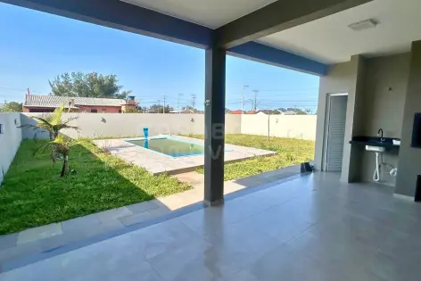 Imagem #3 do imóvel Casa com piscina a 200 metros do mar em Arroio do Sal