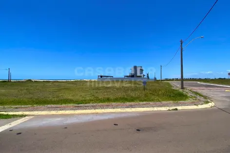 Imagem #2 do imóvel Terreno Amplo a Poucos Passos do Mar – Posição Solar Norte/Oeste e Excelente Potencial