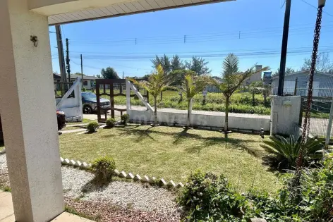 Imagem #2 do imóvel Imóvel com duas unidades e 6 dormitórios a 150 metros da praia