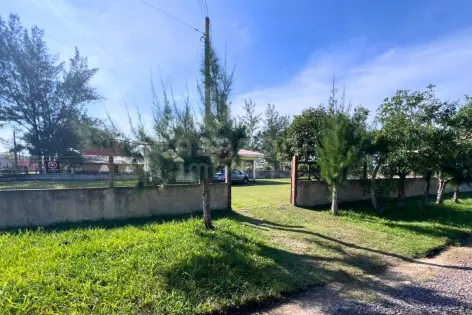 Imagem #4 do imóvel Oportunidade única com três terrenos e casa a apenas 100 metros da praia em Sereia do Mar