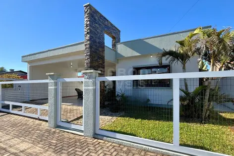Imagem #2 do imóvel Casa a 90 metros do mar com 3 dormitórios em Arroio do Sal