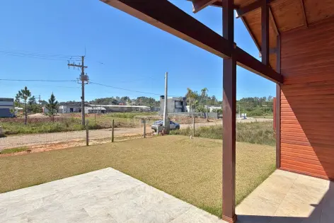 Imagem #4 do imóvel Casa com charme da madeira e suíte em Vila São João em Torres