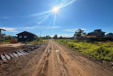 Imagem #3 do imóvel Amplo terreno de 366 m² no bairro Pérola esperando por você