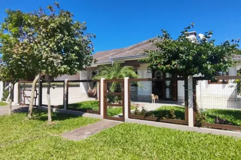 Imagem principal do Casa Ampla e Bem Iluminada com Excelente Posição Solar Norte