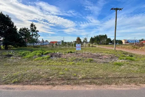 Imagem #1 do imóvel Terreno de esquina com 360 m² em excelente localização no bairro Paraíso, em Torres