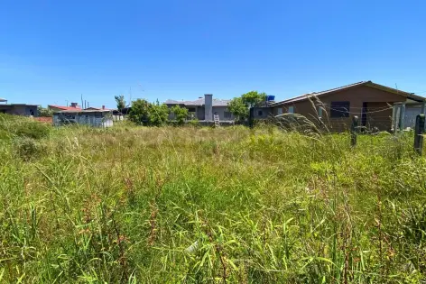 Imagem #4 do imóvel Terreno com ótima posição solar no Balneário Pérola, ideal para construir e investir!