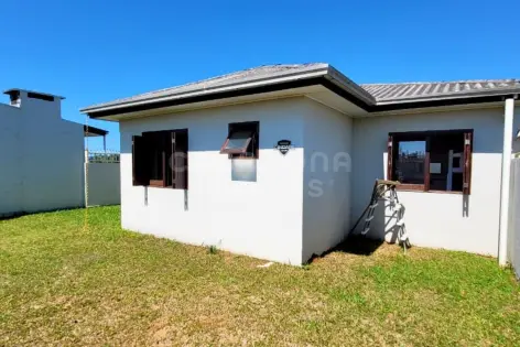 Imagem #3 do imóvel Excelente Casa no Balneário São Jorge com Amplo Terreno e Ótima Distribuição