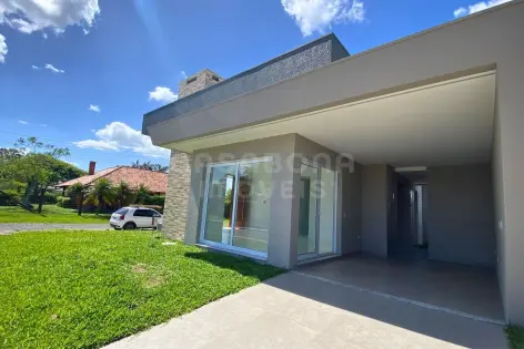 Imagem #3 do imóvel Casa com excelente posição solar a poucos metros do mar em Arroio Teixeira