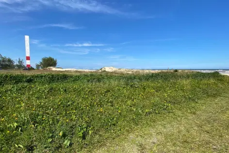 Imagem secundária do Terreno Exclusivo no Jardim Raiante a Apenas 30 Metros da Praia