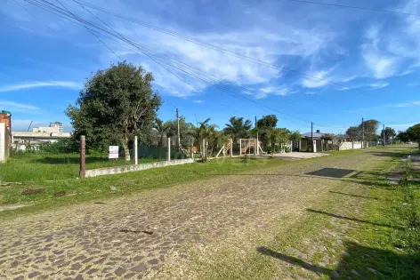 Imagem #3 do imóvel Terreno amplo no bairro Malinsky – localização privilegiada e próximo ao mar