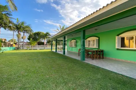 Imagem #4 do imóvel Casa à Venda em Torres - Bairro Paraíso: Conforto e Lazer a 500 Metros do Mar