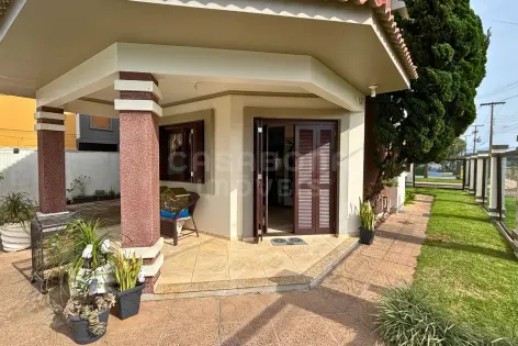Imagem #2 do imóvel Casa de alto padrão a apenas 60 metros do mar com piscina e 4 dormitórios