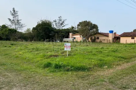 Imagem principal do Terreno Amplo à Venda em Arroio do Sal: Ideal para Investimento ou Construção