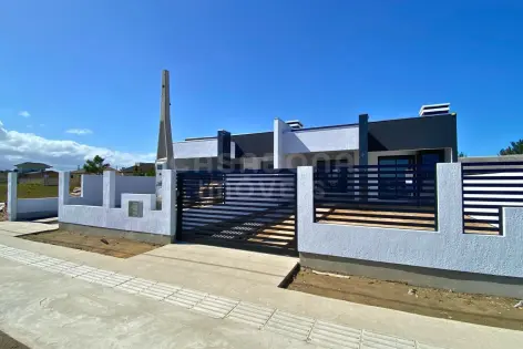 Imagem principal do Casa Geminada Moderna no Loteamento Sambaquis em Arroio do Sal