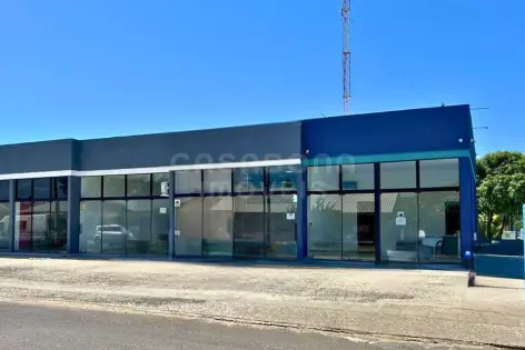 Imagem #2 do imóvel Imóvel comercial com 4 salas a 350 metros da praia em Marambaia