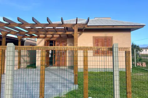 Imagem #1 do imóvel Casa nova a 150 metros da praia no Balneário Atlântico